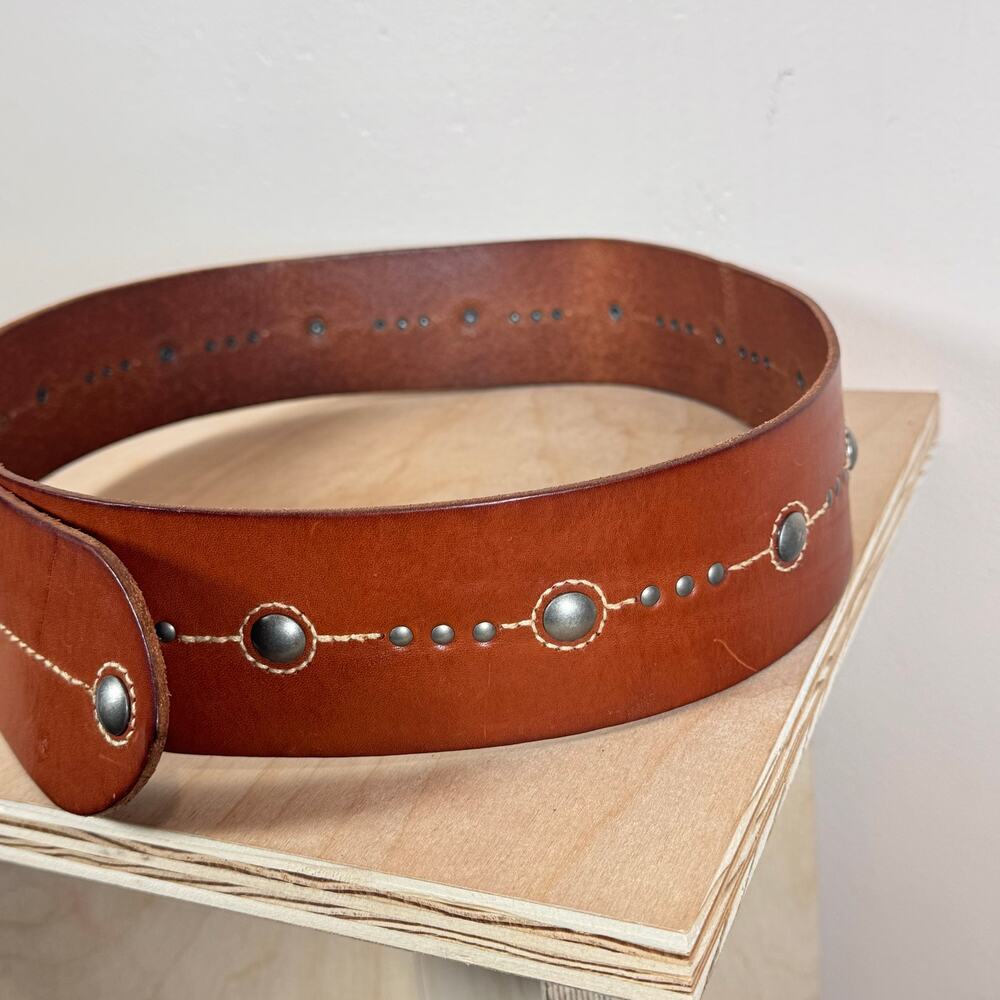Sold - Picture 2 of 11